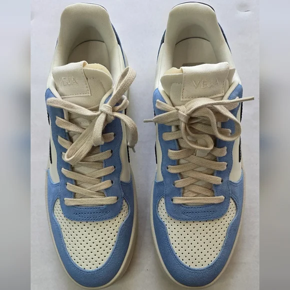 Veja V-10 Sneakers - Picture 2 of 13